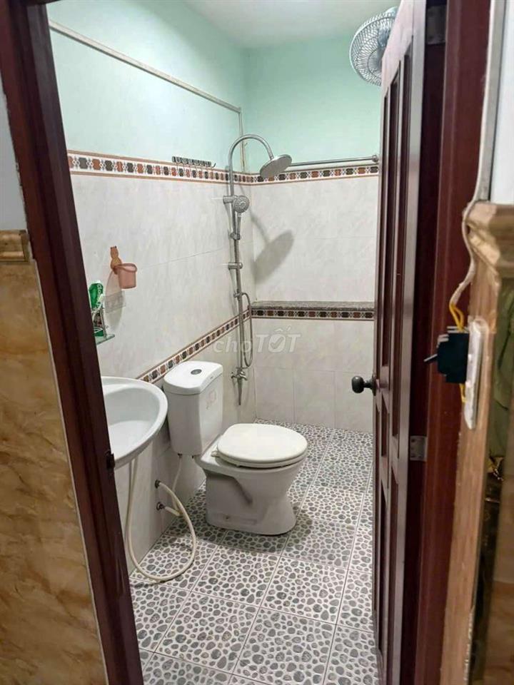cần cho thuê nhà nguyên căn gân phạm văn đồng