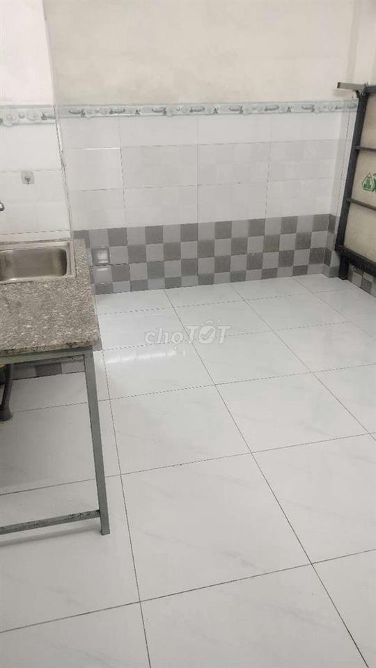 cần cho thuê phòng trọ linh đông.có máy lạnh