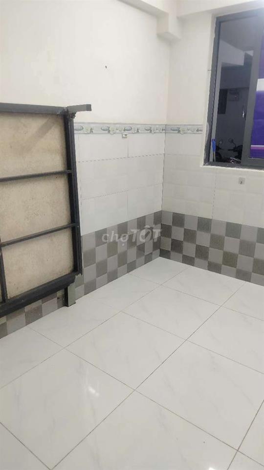 cần cho thuê phòng trọ linh đông.có máy lạnh