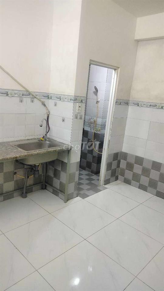 cần cho thuê phòng trọ linh đông.có máy lạnh