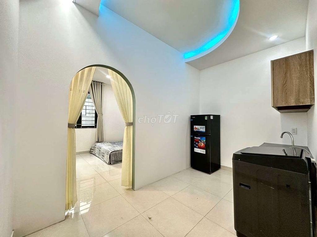 Căn hộ 1pn riêng mặt tiền Tân Sơn