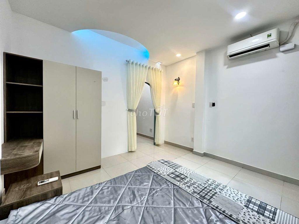 Căn hộ 1pn riêng mặt tiền Tân Sơn