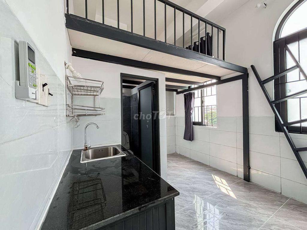 Phòng cửa sổ trời thoáng mát.
