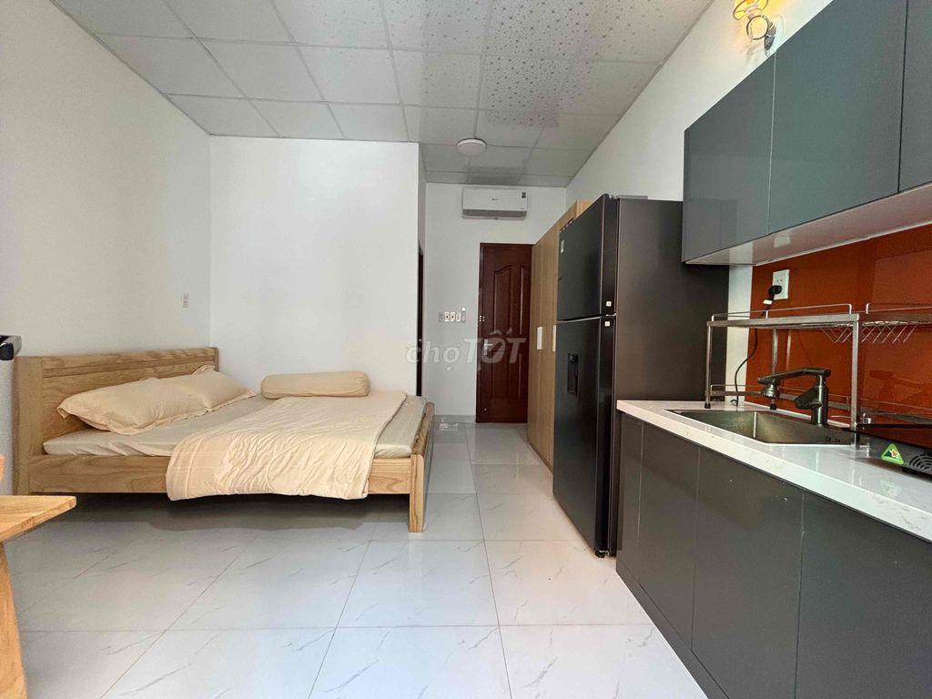 Cho thuê CHDV ban công riêng, full nội thất cao cấp