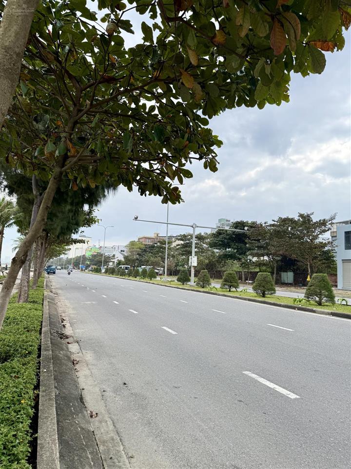 Cho thuê lô mặt tiền biển nguyễn tất thành bên cạnh nhà hàng tiệc cưới hưng gia trần