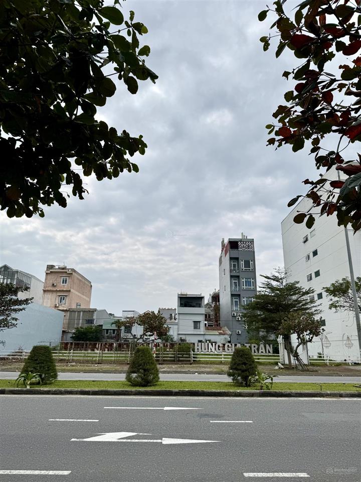 Cho thuê lô mặt tiền biển nguyễn tất thành bên cạnh nhà hàng tiệc cưới hưng gia trần