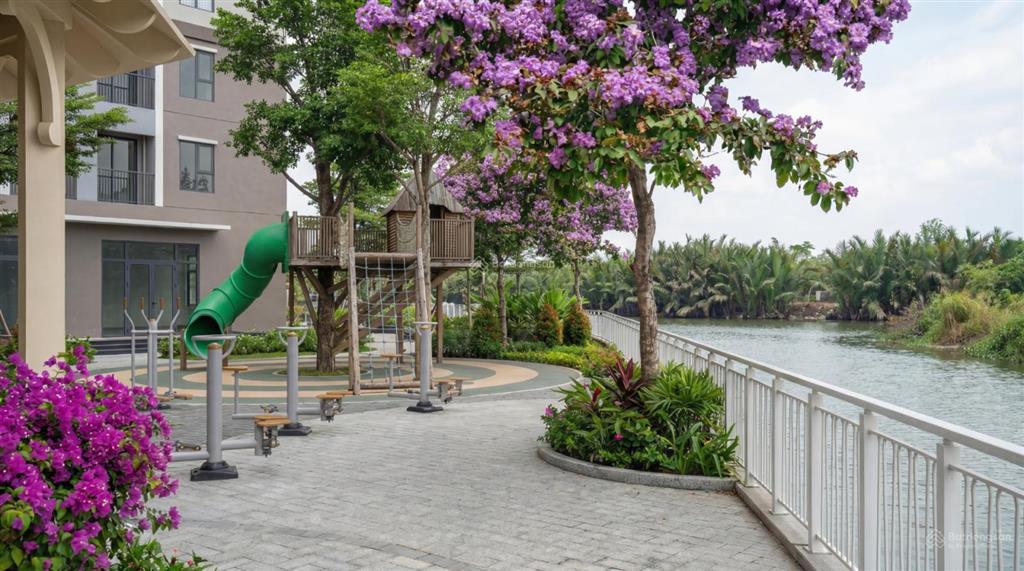 Bán căn hộ 3pn góc rộng 81m2 mường thanh phú hữu tầm nhìn rộng mở, bàn giao máy lạnh, nội thất cb