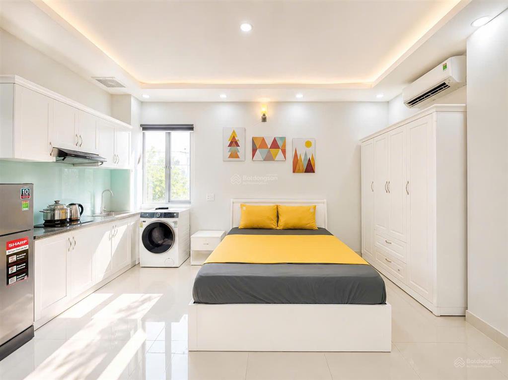 Phòng đón nắng full tiện nghi  ngay bờ kè hoàng sa quận 3