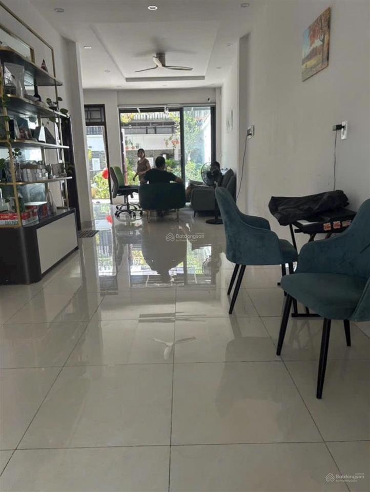 Bán biệt thự 351m2  sân vườn, hồ bơi mặt tiền đường khu vip  phước bình quận 9