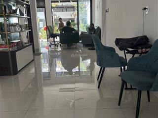 Bán biệt thự 351m2  sân vườn, hồ bơi mặt tiền đường khu vip  phước bình quận 9