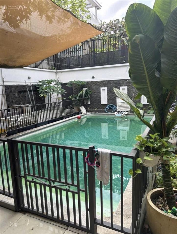 Bán biệt thự 351m2  sân vườn, hồ bơi mặt tiền đường khu vip  phước bình quận 9