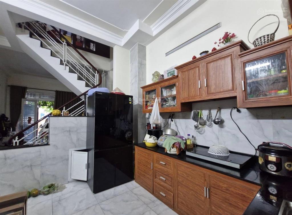 Bán nhà 3 tầng đường 16 ,linh xuân(linh trung cũ) ,tặng toàn bộ nội thất cao cấp, gần trường học