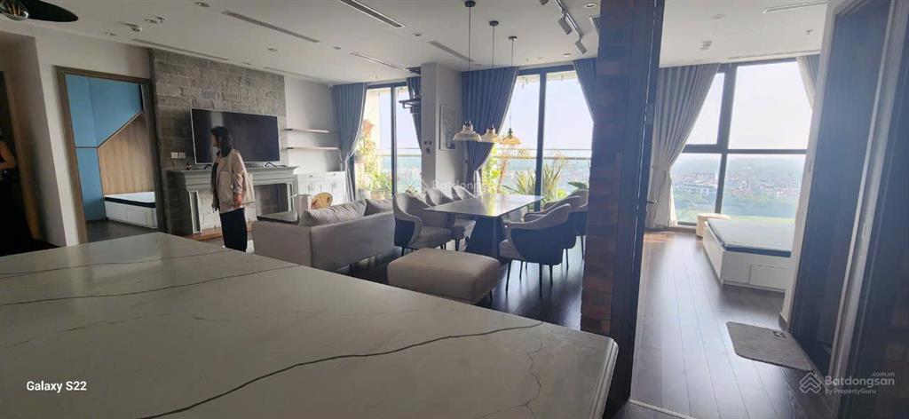 Cho thuê cặp đập thông 132m2 nội thất cao cấp, đầy đủ tiện nghi vinhomes symphony riverside