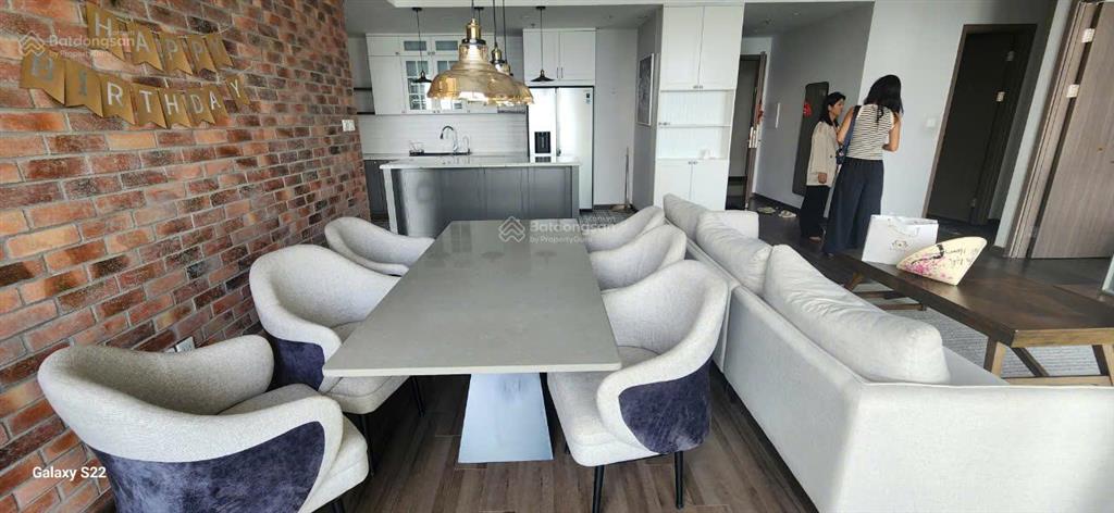 Cho thuê cặp đập thông 132m2 nội thất cao cấp, đầy đủ tiện nghi vinhomes symphony riverside