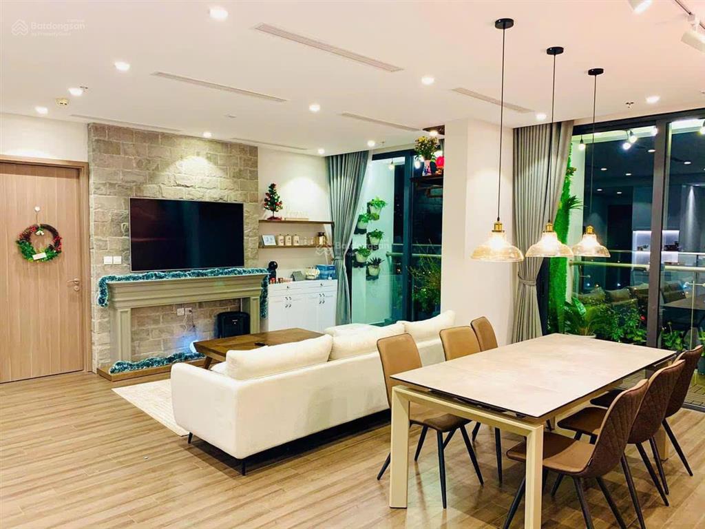 Cho thuê cặp đập thông 132m2 nội thất cao cấp, đầy đủ tiện nghi vinhomes symphony riverside