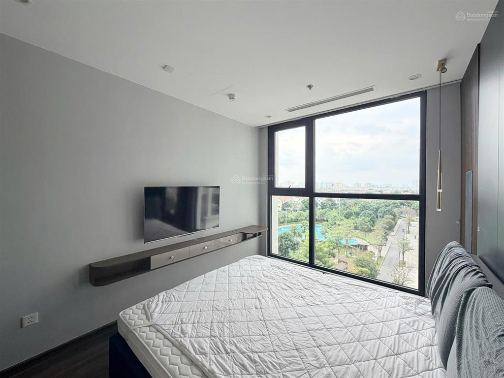 Cho thuê căn 2 ngủ 2 vệ sinh full nội thất sang xịn mịn, view thoáng vinhomes symphony giá cực tốt