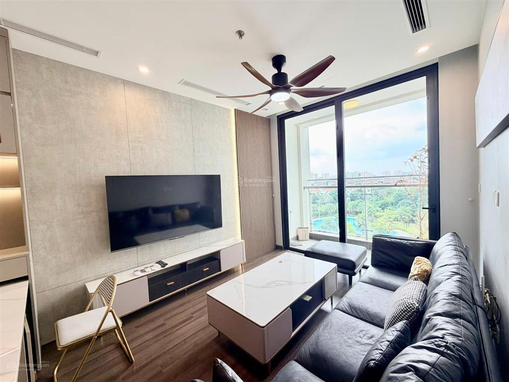 Cho thuê căn 2 ngủ 2 vệ sinh full nội thất sang xịn mịn, view thoáng vinhomes symphony giá cực tốt