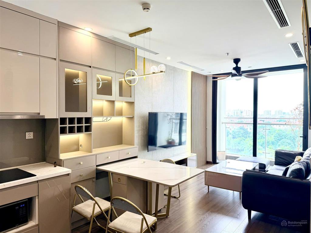 Cho thuê căn 2 ngủ 2 vệ sinh full nội thất sang xịn mịn, view thoáng vinhomes symphony giá cực tốt