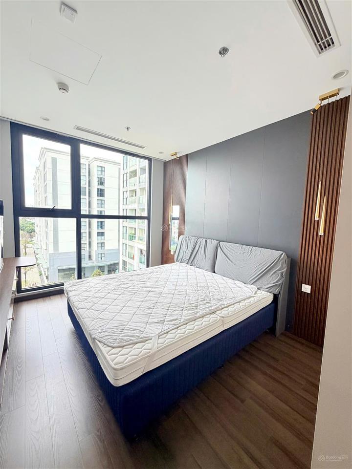 Cho thuê căn 2 ngủ 2 vệ sinh full nội thất sang xịn mịn, view thoáng vinhomes symphony giá cực tốt