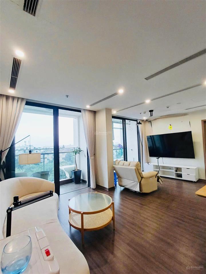 Bán siêu phẩm đập thông 130m2 hoàn thiện, tầng đẹp view bể bơi full nội thất vinhomes symphony