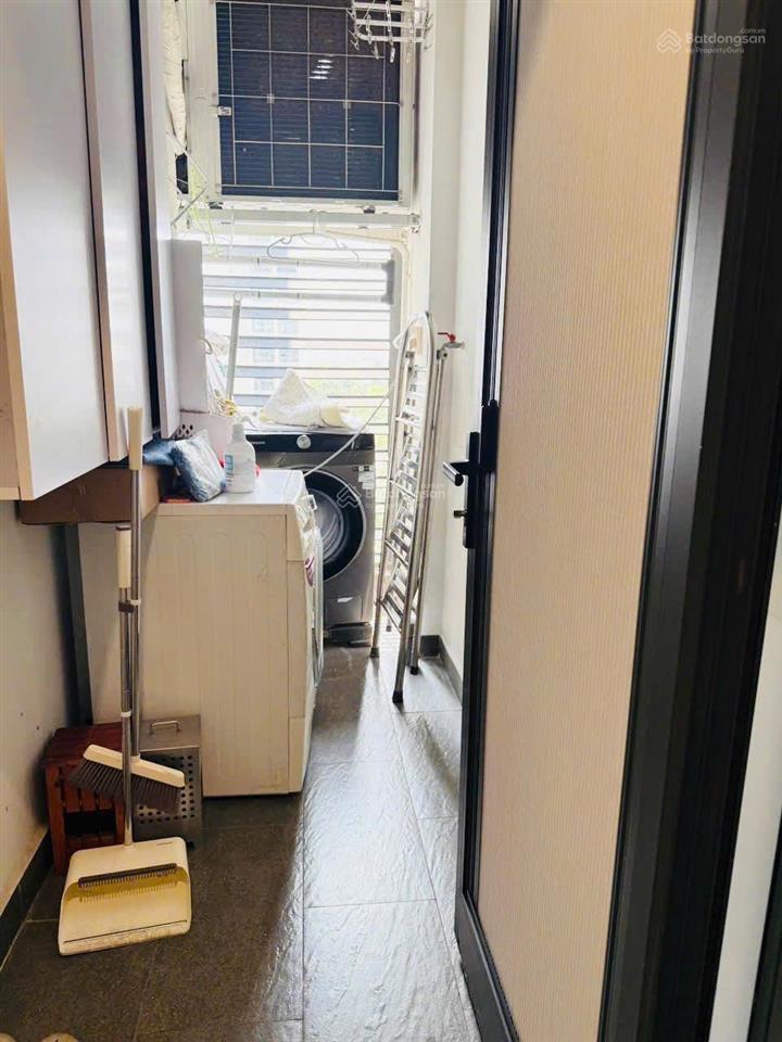Bán gấp căn 2 ngủ 2 vệ sinh đẹp rộng, hướng đông nam nhà mới giá cực tốt dự án vinhomes symphony