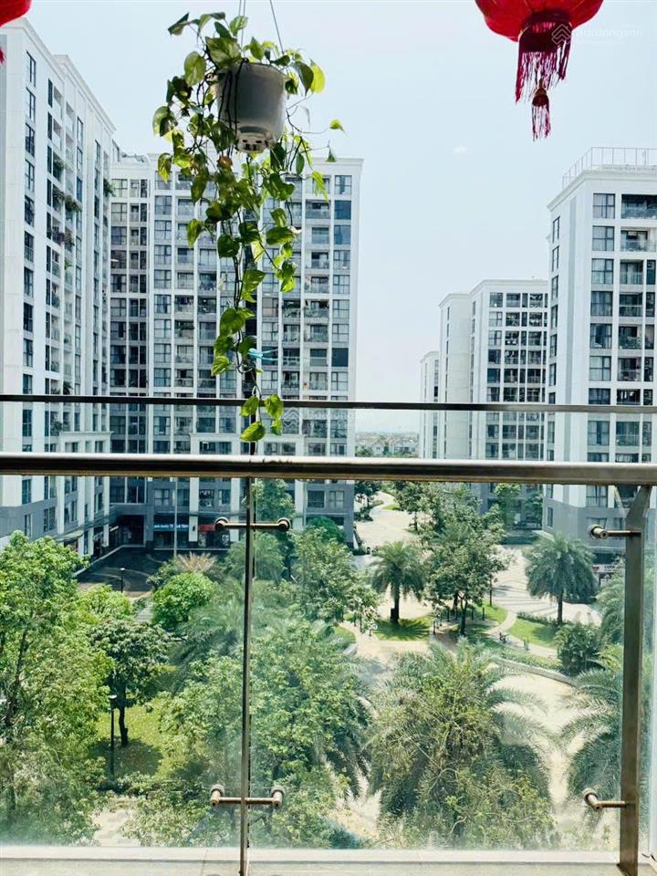 Bán gấp căn 2 ngủ 2 vệ sinh đẹp rộng, hướng đông nam nhà mới giá cực tốt dự án vinhomes symphony