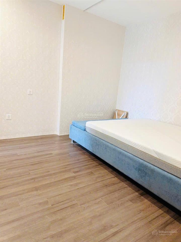 Bán gấp căn 2 ngủ 2 vệ sinh đẹp rộng, hướng đông nam nhà mới giá cực tốt dự án vinhomes symphony