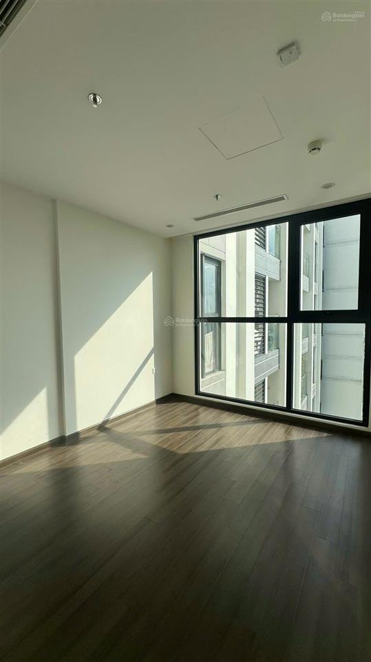 Bán gấp căn 1 phòng ngủ nội thất chủ đầu tư vinhomes symphony riverside, giá không thể tốt hơn