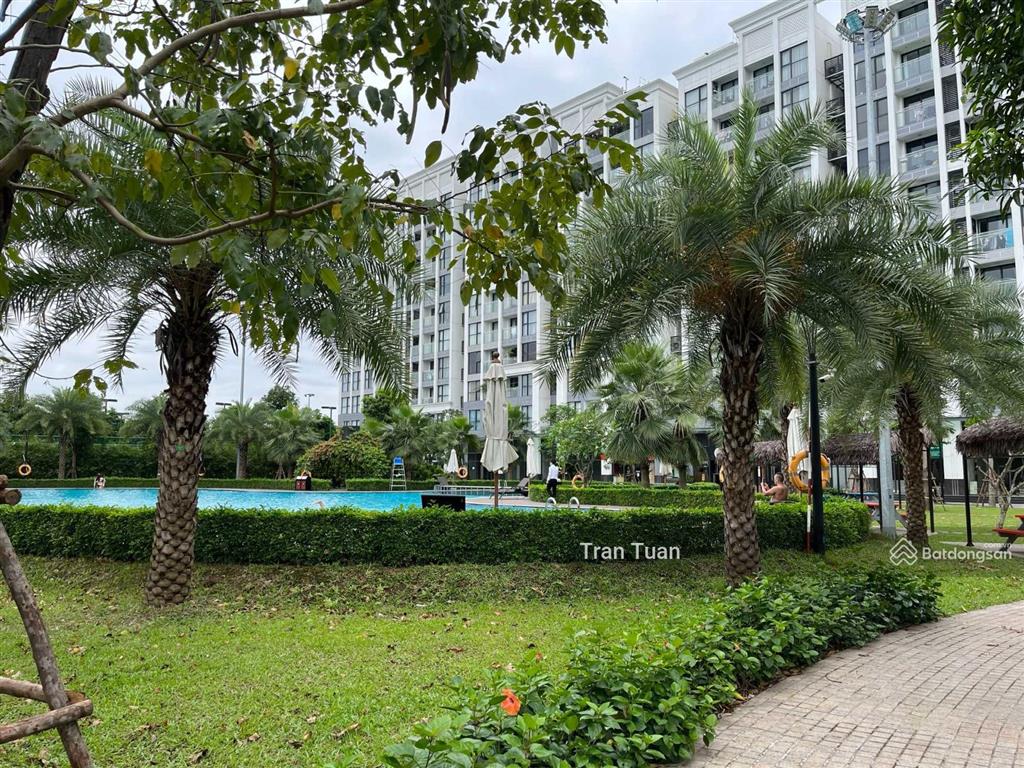 Chính chủ gửi bán căn đập thông 100m2 hoàn thiện đẹp, hướng đông nam vinhomes symphony