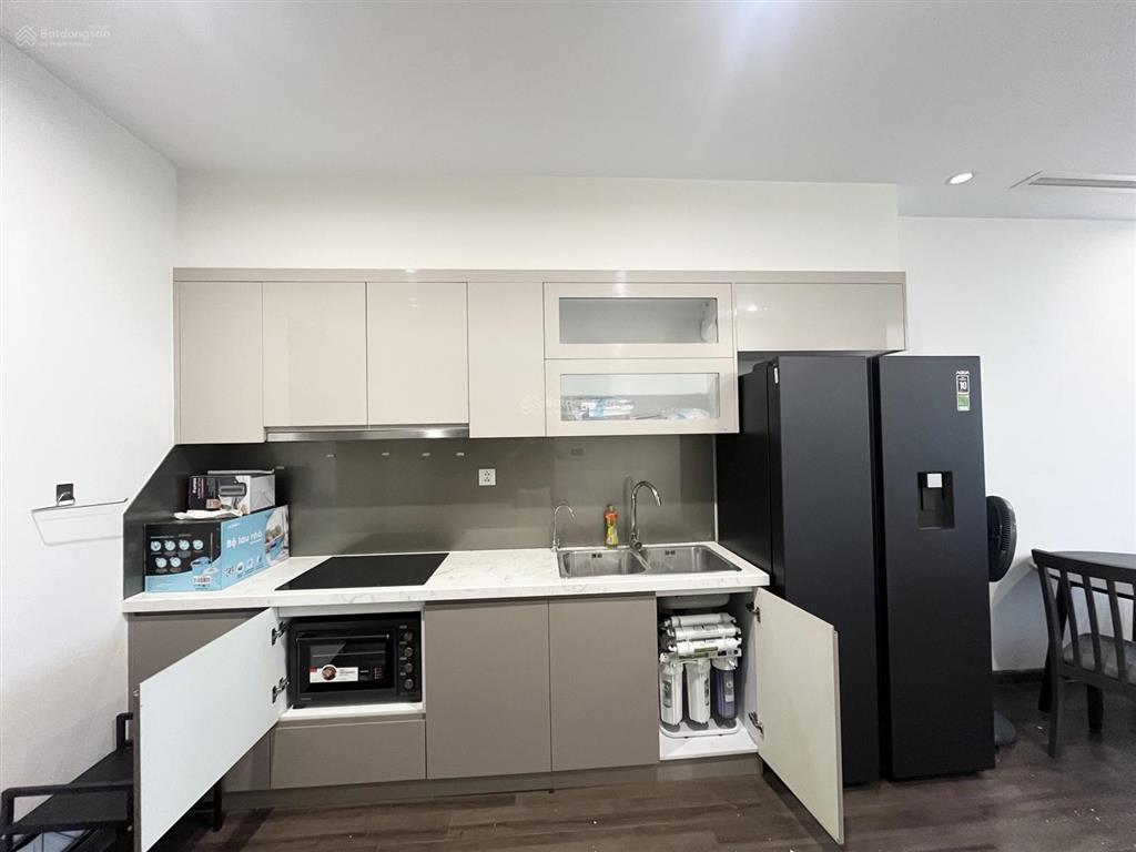 Cho thuê căn 2 ngủ 2 vệ sinh full nội thất sang xịn mịn, view thoáng vinhomes symphony giá cực tốt