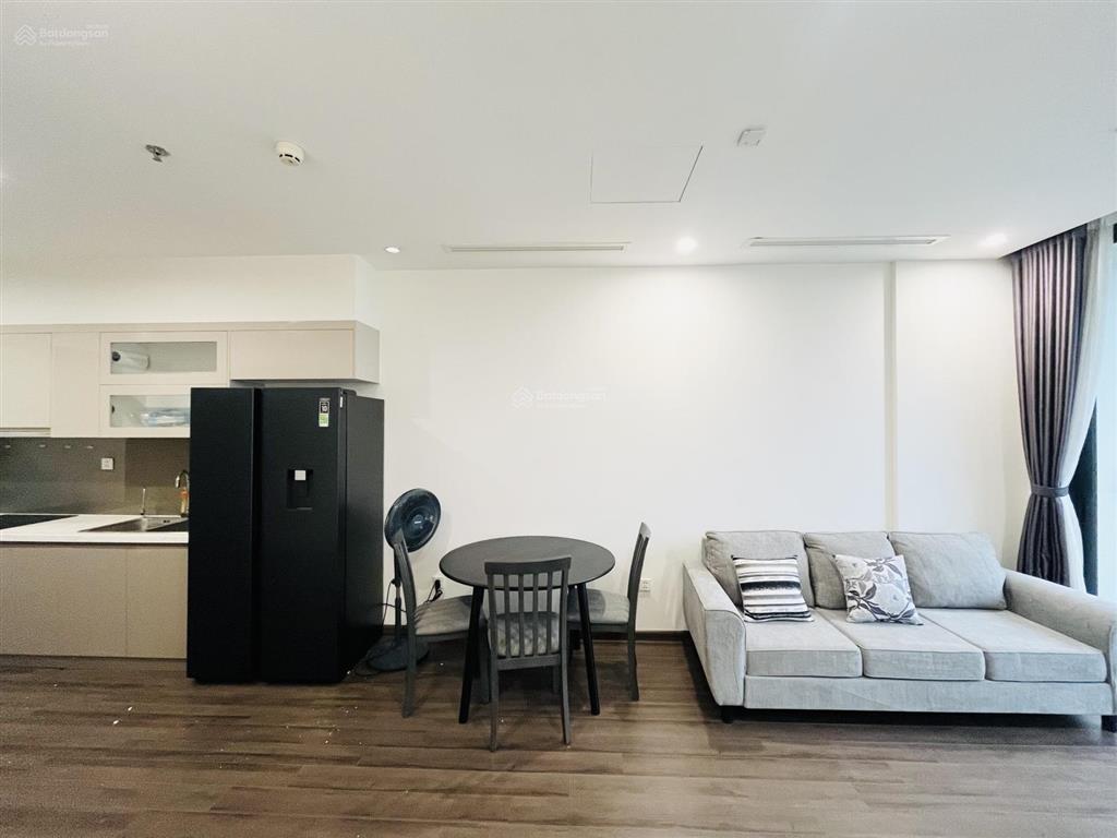 Cho thuê căn 2 ngủ 2 vệ sinh full nội thất sang xịn mịn, view thoáng vinhomes symphony giá cực tốt