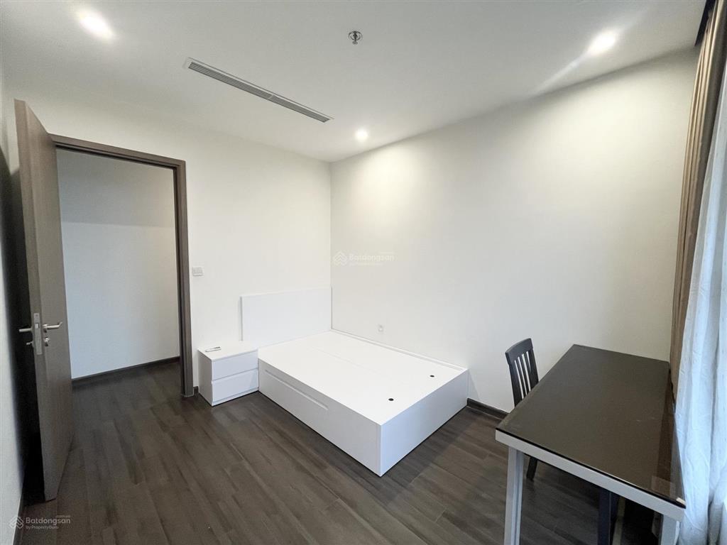 Cho thuê căn 2 ngủ 2 vệ sinh full nội thất sang xịn mịn, view thoáng vinhomes symphony giá cực tốt