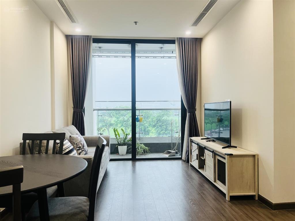Cho thuê căn 2 ngủ 2 vệ sinh full nội thất sang xịn mịn, view thoáng vinhomes symphony giá cực tốt