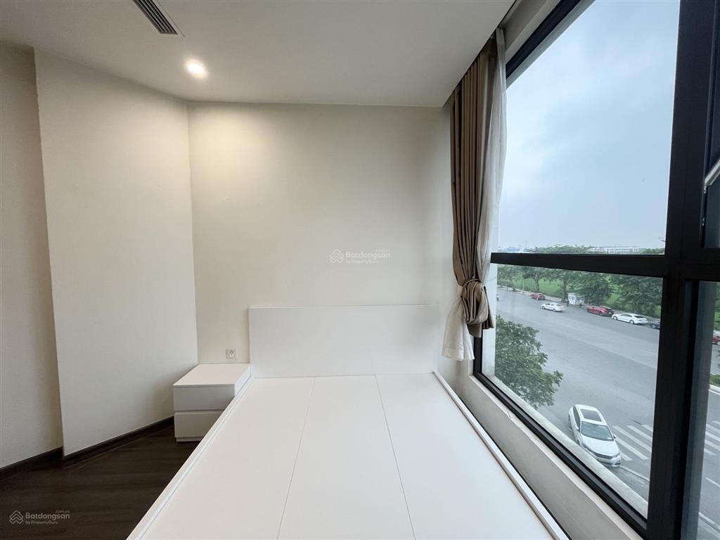Cho thuê căn 2 ngủ 2 vệ sinh full nội thất sang xịn mịn, view thoáng vinhomes symphony giá cực tốt