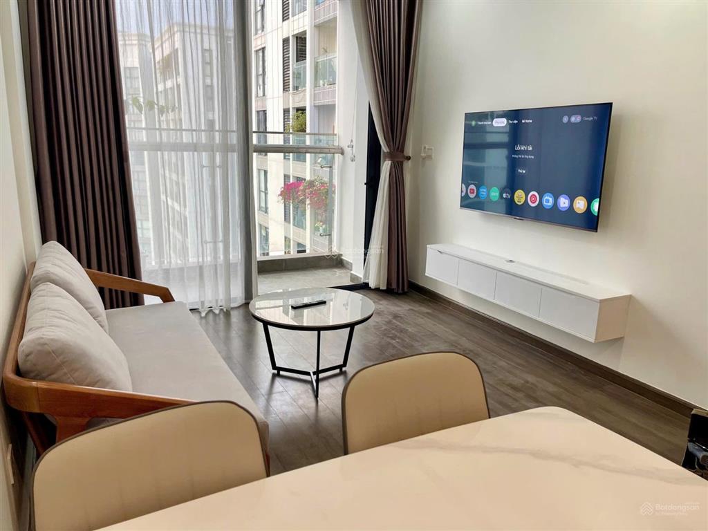 Bán gấp căn 2 ngủ 2 vệ sinh đẹp, nhà mới giá cực tốt dự án vinhomes symphony riverside