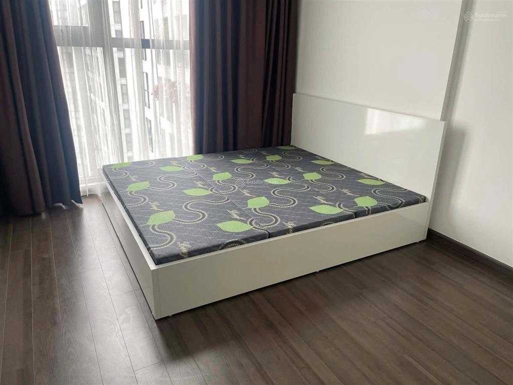 Bán gấp căn 2 ngủ 2 vệ sinh đẹp, nhà mới giá cực tốt dự án vinhomes symphony riverside