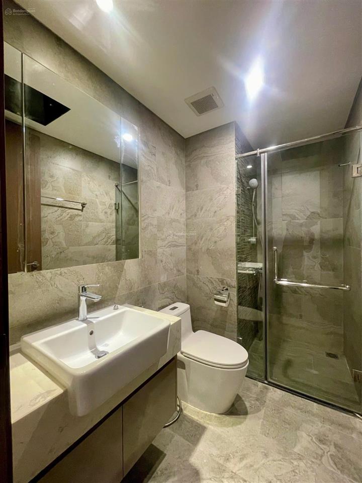 Bán gấp căn 2 ngủ 2 vệ sinh đẹp, nhà mới giá cực tốt dự án vinhomes symphony riverside