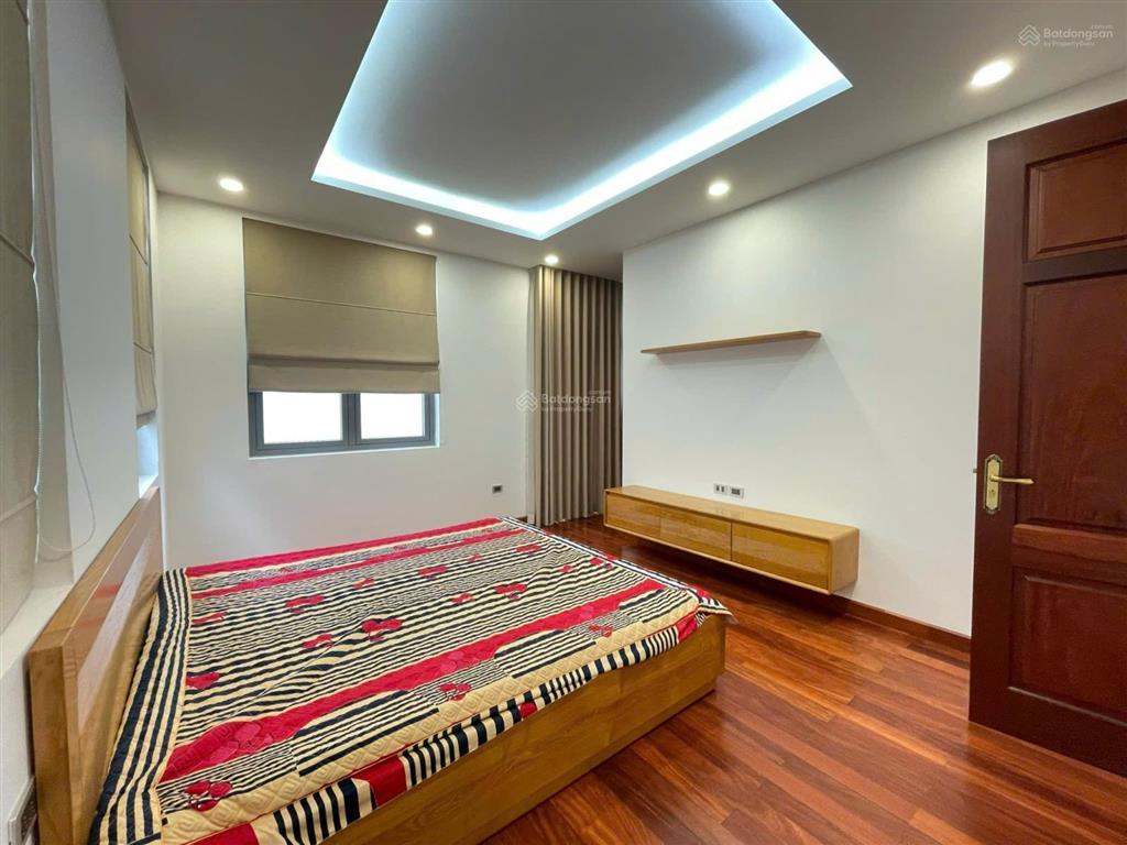 Cho thuê song lập 168m2 bên hồ vinhomes the harmony, vị trí đẹp, hoàn thiện thang máy