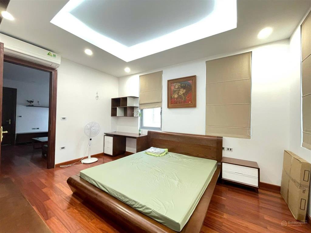 Cho thuê song lập 168m2 bên hồ vinhomes the harmony, vị trí đẹp, hoàn thiện thang máy