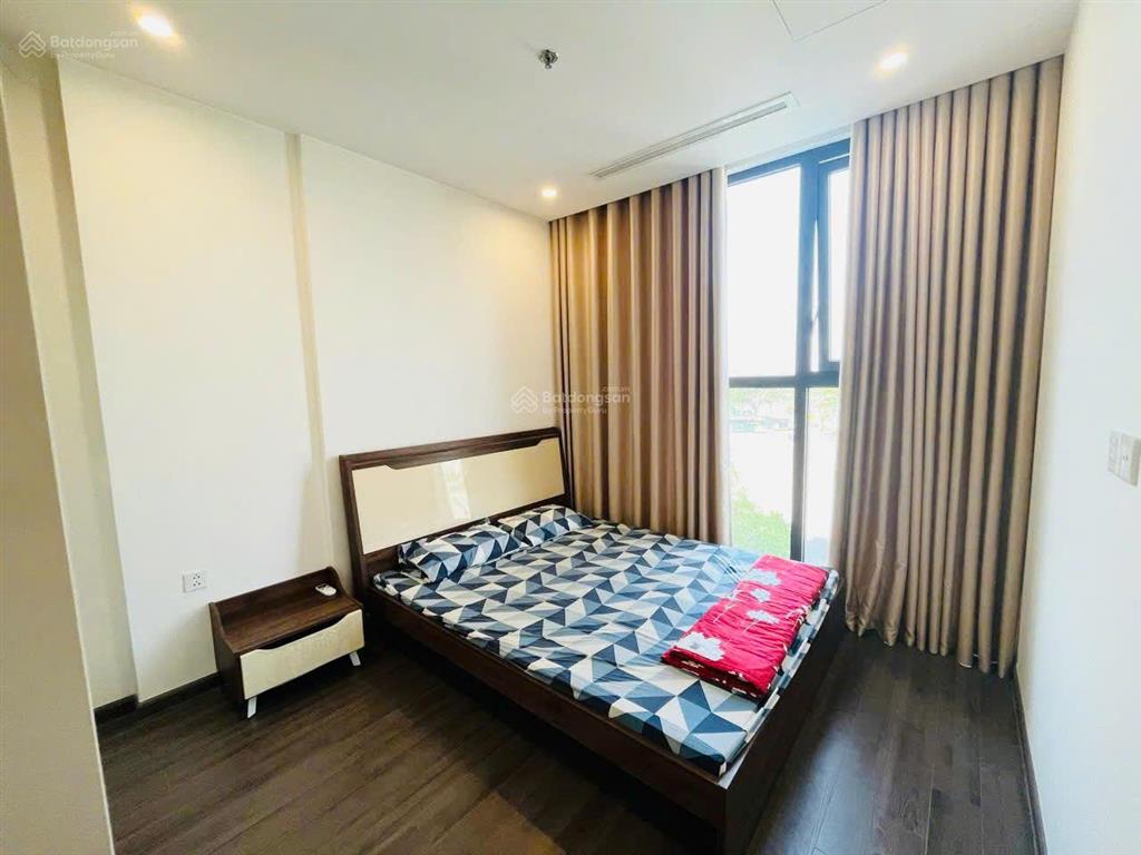 Bán cắt lỗ căn 2 ngủ 2 vệ sinh 68m2 nội thất chủ đầu tư view thoáng vinhomes symphony