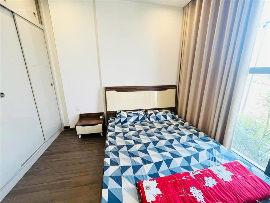 Bán cắt lỗ căn 2 ngủ 2 vệ sinh 68m2 nội thất chủ đầu tư view thoáng vinhomes symphony