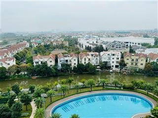 Cho thuê siêu phẩm căn góc 2 ngủ 2 vệ sinh nội thất chủ đầu tư, view thoáng mát vinhomes symphony