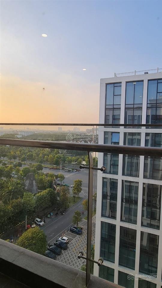 Cho thuê căn 2 ngủ 1 vệ sinh full nội thất sang xịn mịn, view thoáng vinhomes symphony tòa s123