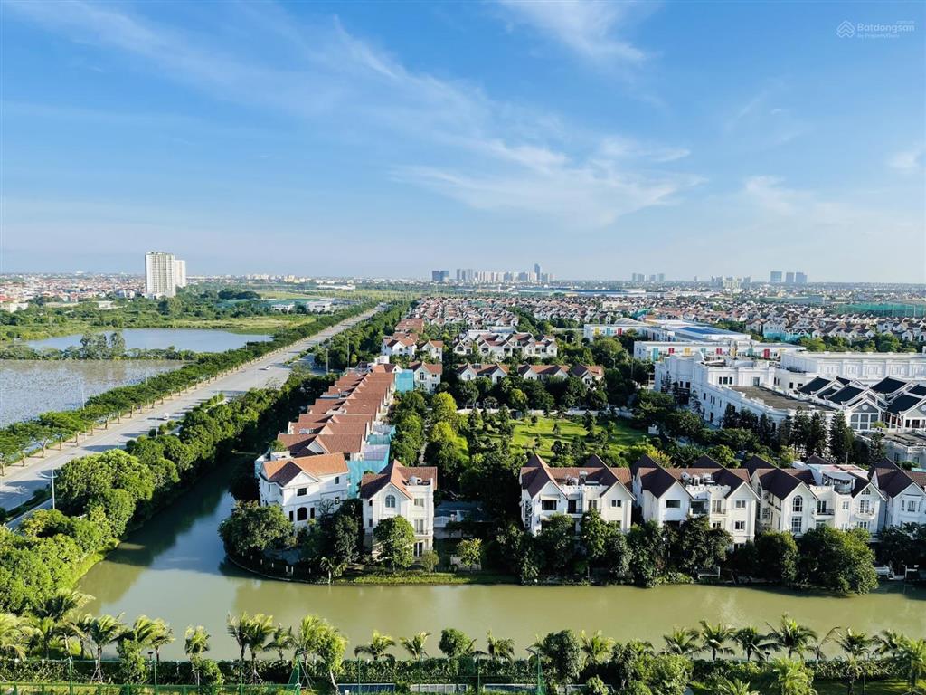 Bán gấp căn 1 phòng ngủ view bể bơi, nội thất cao cấp vinhomes symphony riverside