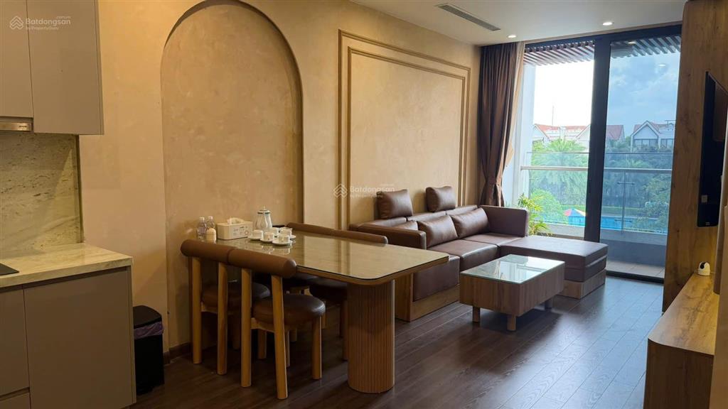 Cho thuê căn 2 ngủ 2 vệ sinh full nội thất sang xịn mịn tòa s1, view bể bơi vinhomes symphony