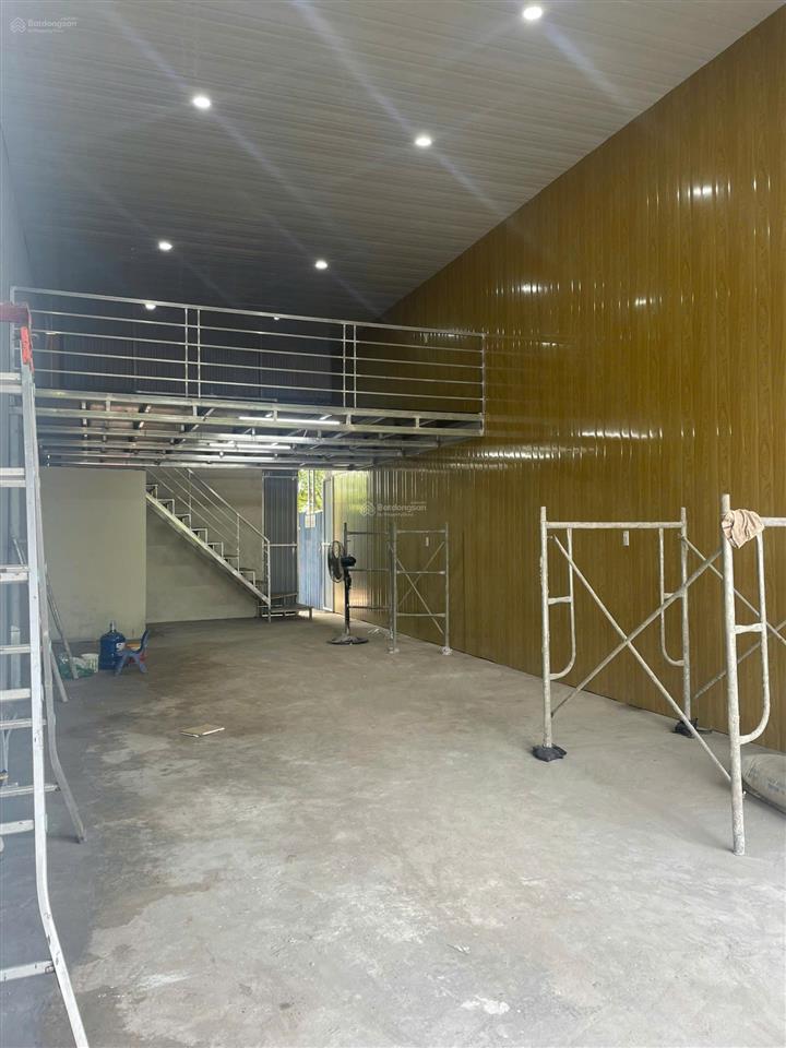 Cho thuê nhà cấp 4 có gác xép mặt đường lớn làm nhà ở, văn phòng công ty, kho xưởng sản xuất.