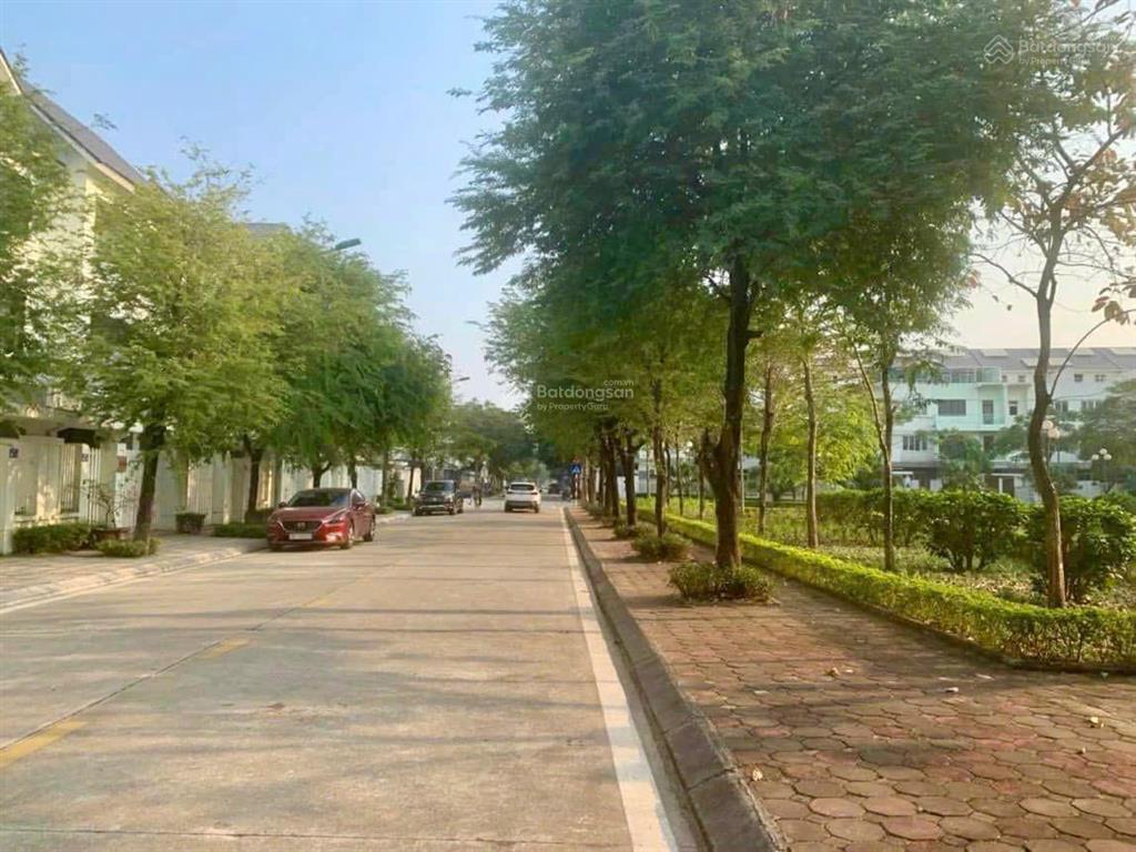 Bán nhà vườn d4 mặt vườn hoa geleximco lê trọng tấn