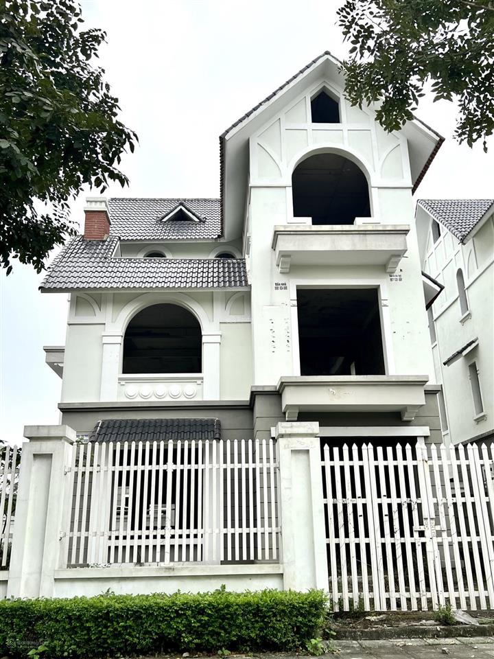 Bán nhà vườn d4 mặt vườn hoa geleximco lê trọng tấn