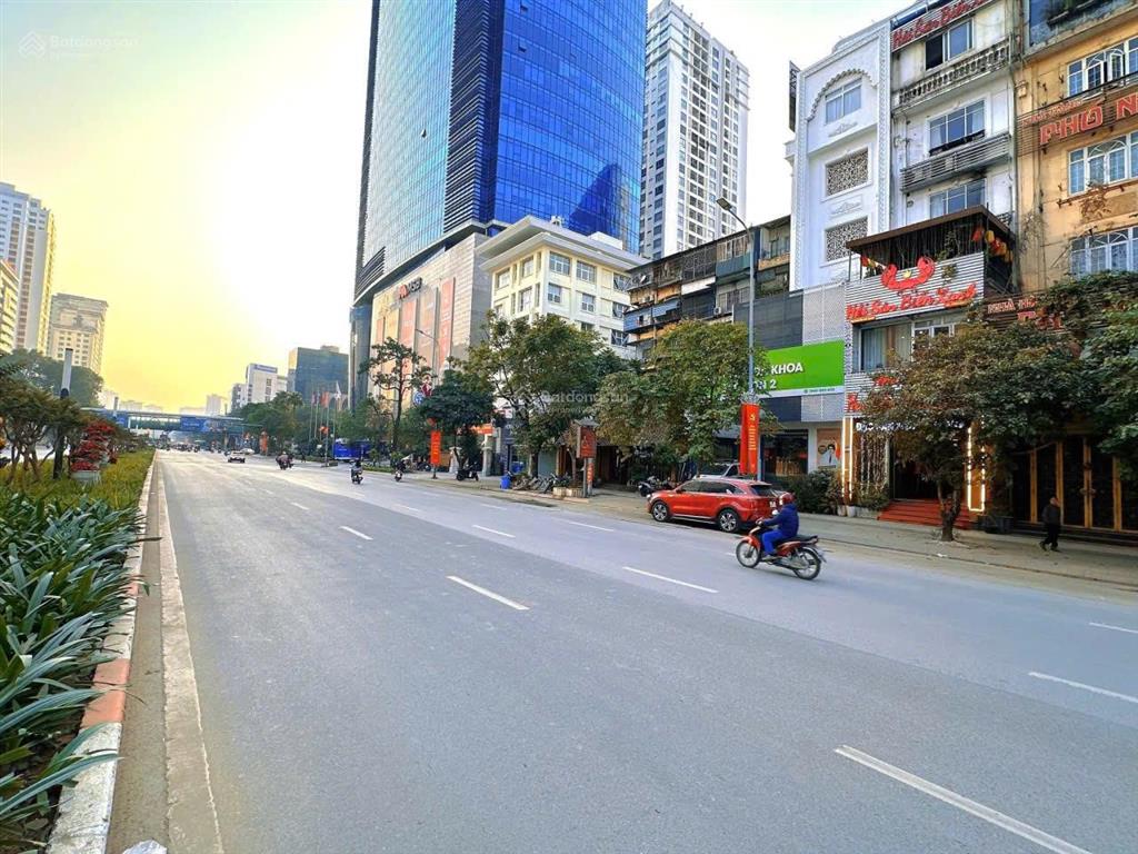 Toà nhà nguyễn chí thanh 112m2, 8 tầng, thang máy, vỉa hè 5m, ô tô 2 chiều kinh doanh nhất phố