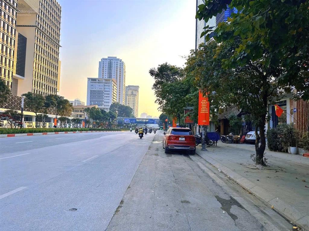 Toà nhà nguyễn chí thanh 112m2, 8 tầng, thang máy, vỉa hè 5m, ô tô 2 chiều kinh doanh nhất phố